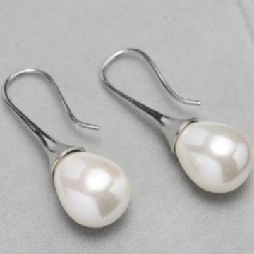 Stylish Water Drop Pearl Earrings Plated With Real Gold