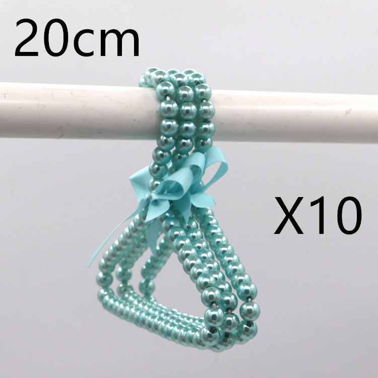 Creative pearl hanger