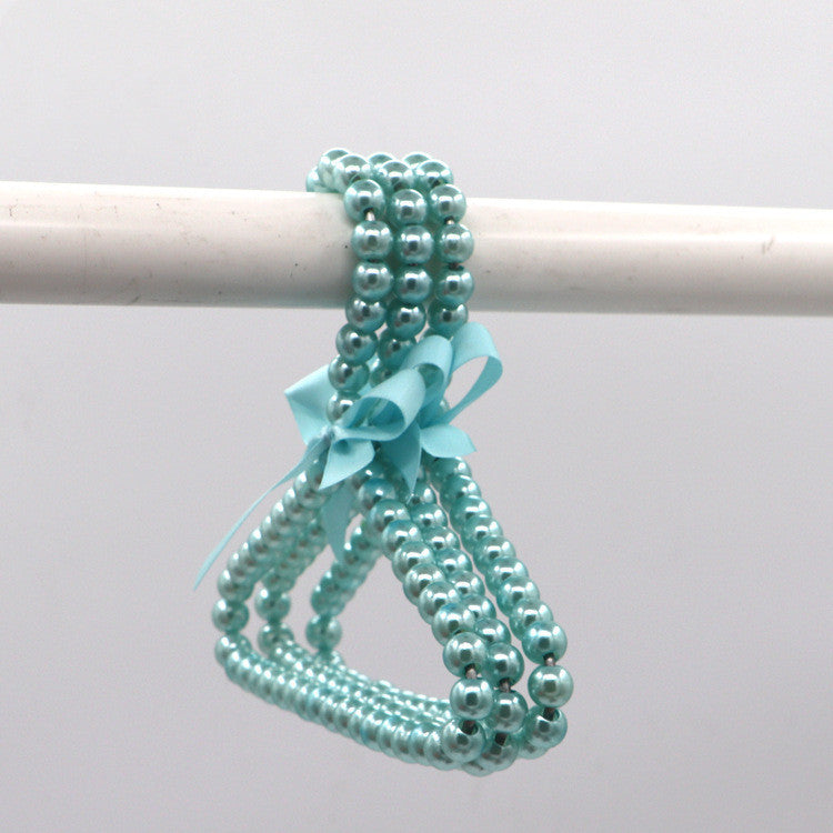 Creative pearl hanger