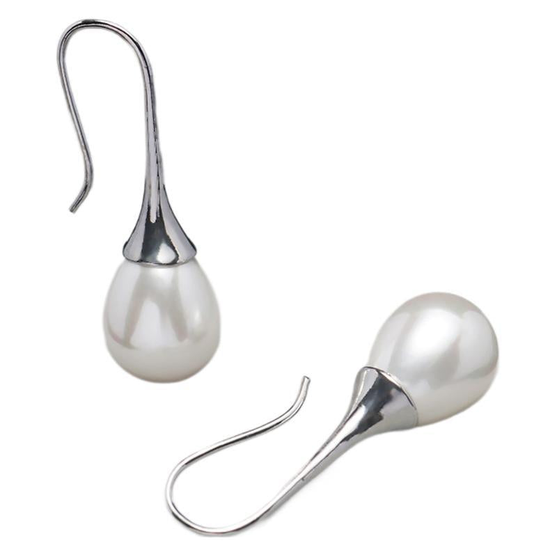 Stylish Water Drop Pearl Earrings Plated With Real Gold
